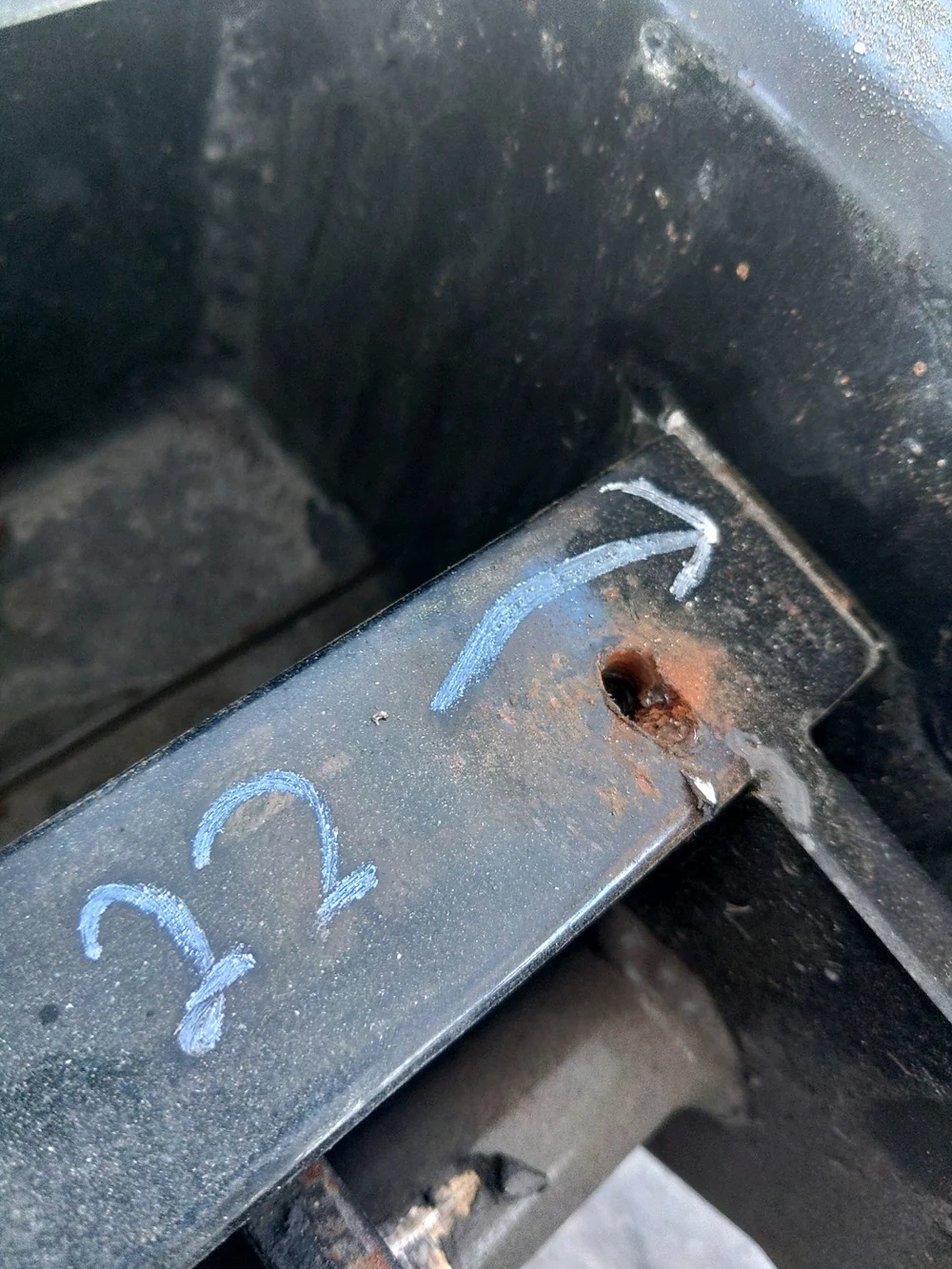 Defect on RawMaxx trailer sold by Load Runner Trailers, LLC — photo 3